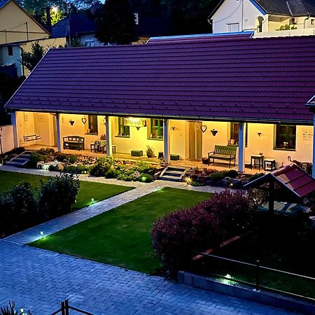 Ladislaus Schnaps-Haus Falusi Vendégház Csolnok Esterno foto