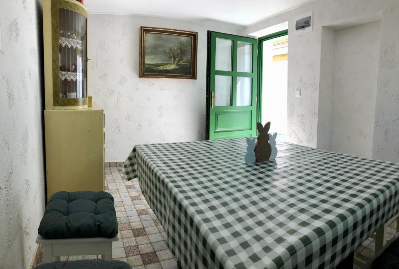 Ladislaus Schnaps-Haus Falusi Vendégház Csolnok Esterno foto