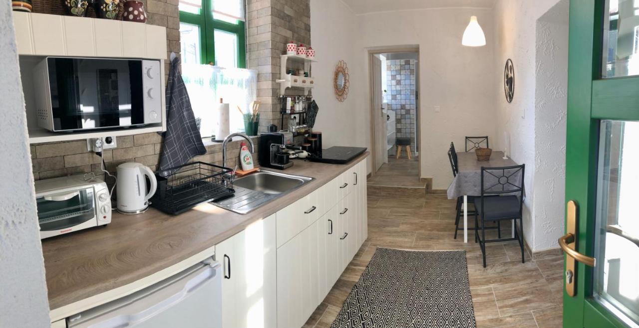 Ladislaus Schnaps-Haus Falusi Vendégház Csolnok Esterno foto