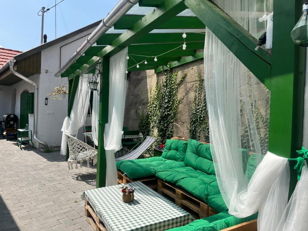 Ladislaus Schnaps-Haus Falusi Vendégház Csolnok Esterno foto