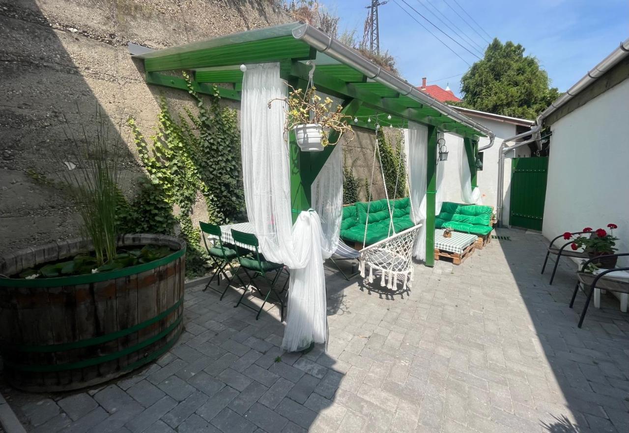 Ladislaus Schnaps-Haus Falusi Vendégház Csolnok Esterno foto